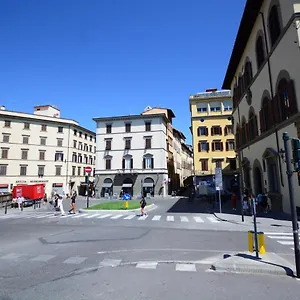 https://vicky-apartment.it-tuscanyhotel.com