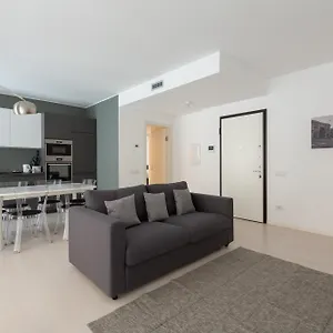 https://porta-nuova-bright-and-roomy-flat.it-lombardy.com
